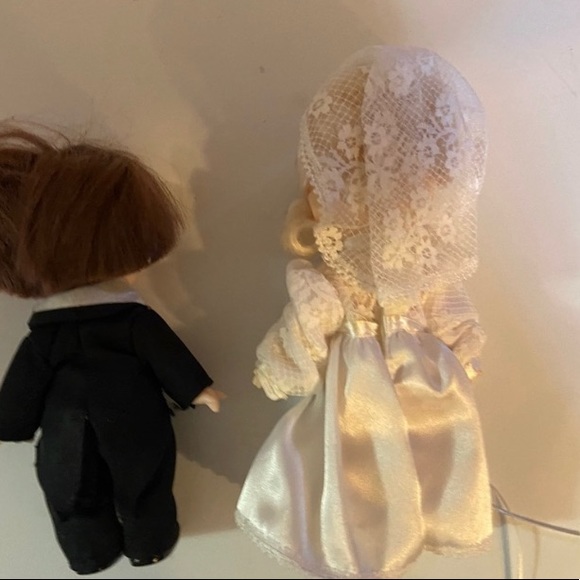 Precious moments bride and groom soft porcelain dolls - Picture 3 of 5